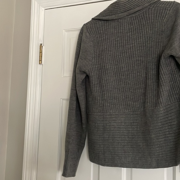 H&M Basic Cardigan Sweater - Picture 6 of 6